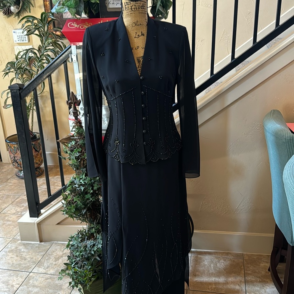 JR Nites by Caliendo women’s 2 piece beaded top and skirt/pants. size 8